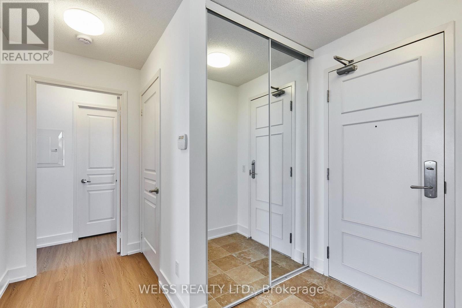 205 - 330 Red Maple Road Property Photo 8