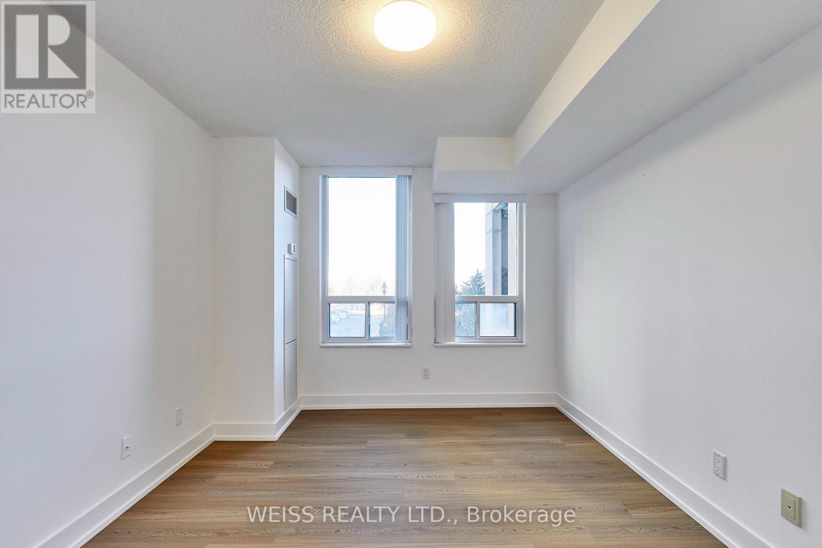 205 - 330 Red Maple Road Property Photo 18