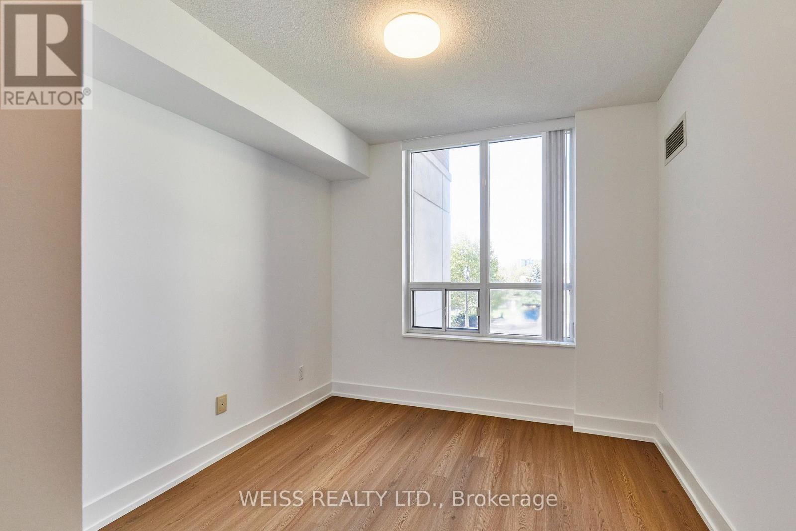 205 - 330 Red Maple Road Property Photo 22