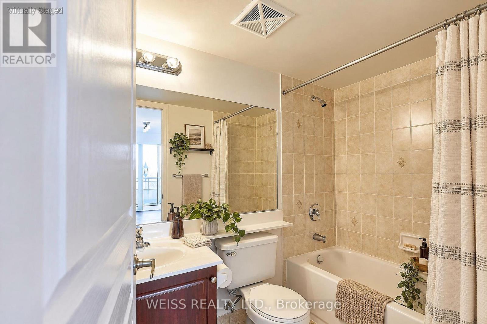 205 - 330 Red Maple Road Property Photo 24