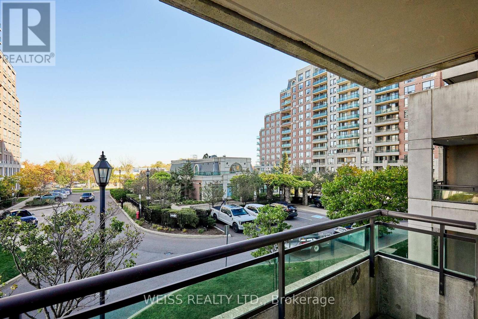 205 - 330 Red Maple Road Property Photo 25