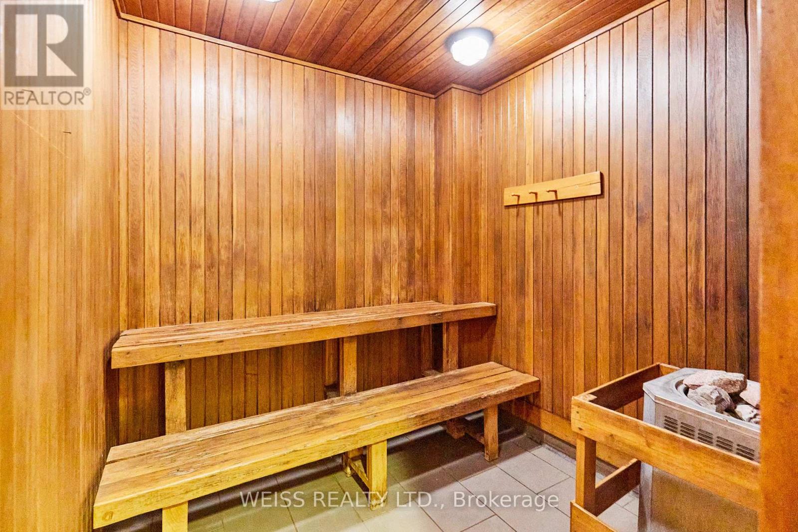 205 - 330 Red Maple Road Property Photo 30
