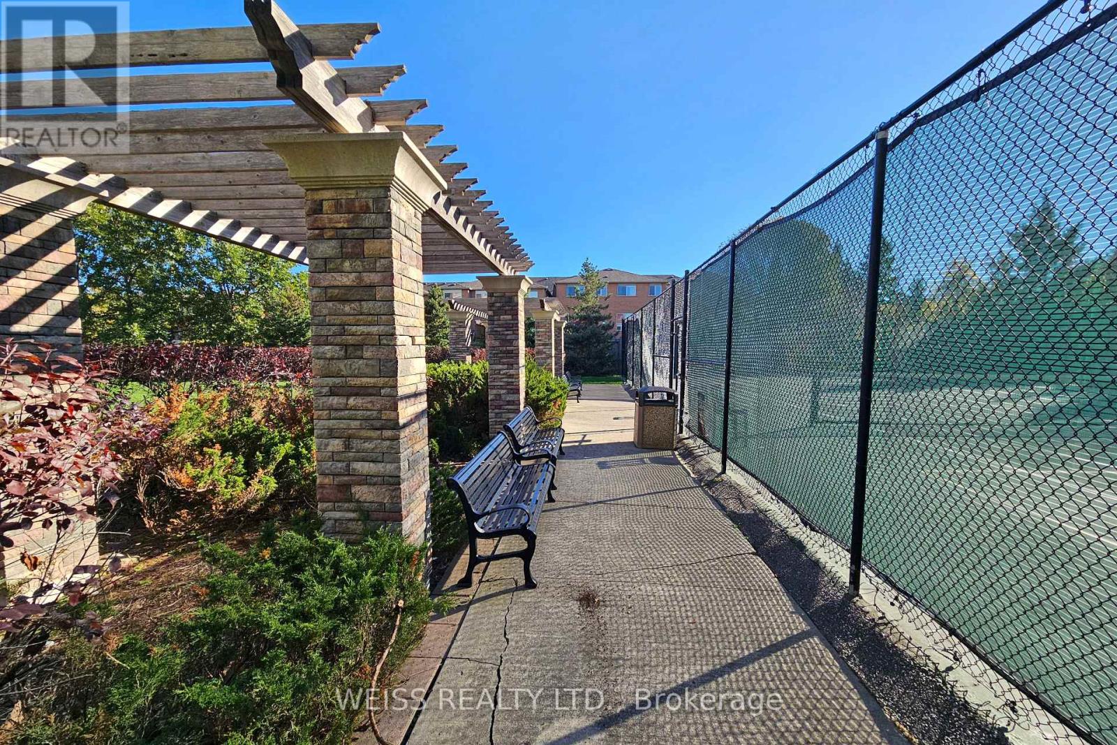205 - 330 Red Maple Road Property Photo 37