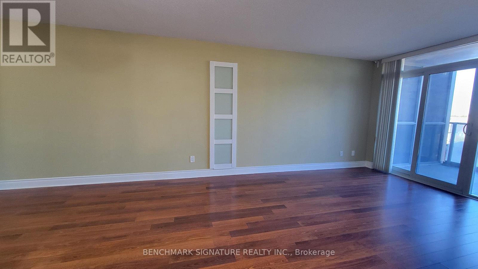 887 - 23 Cox Boulevard Property Photo 6