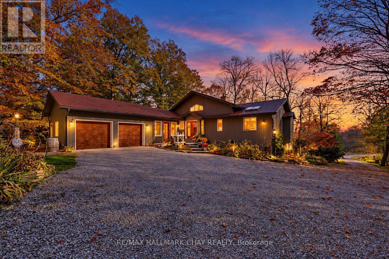 4082 2nd Line Property Photo 3