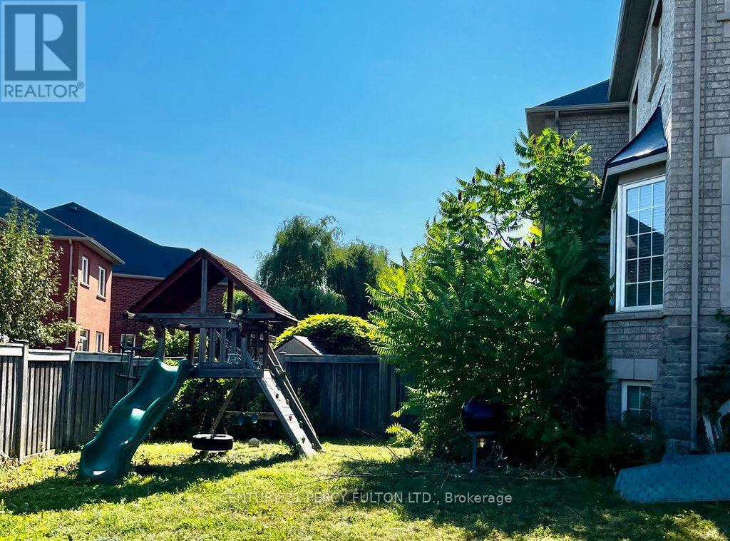 78 Napanee Street Property Photo 5