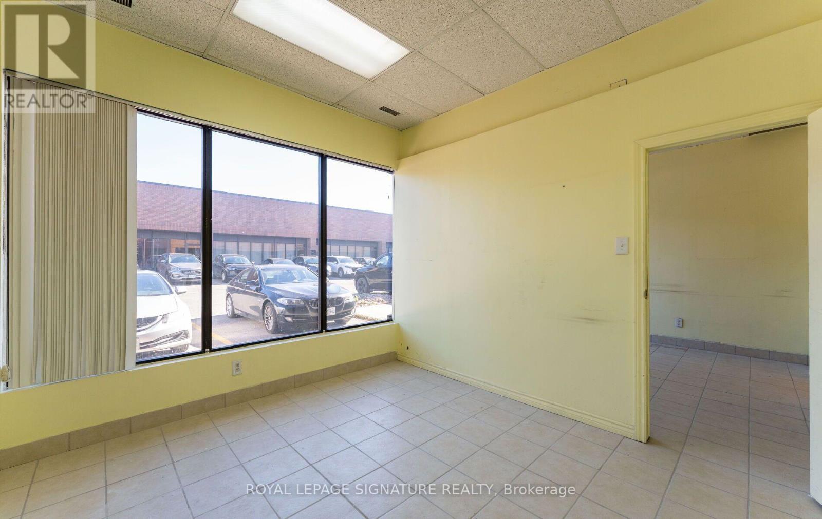 23 - 391 Edgeley Boulevard Property Photo 13
