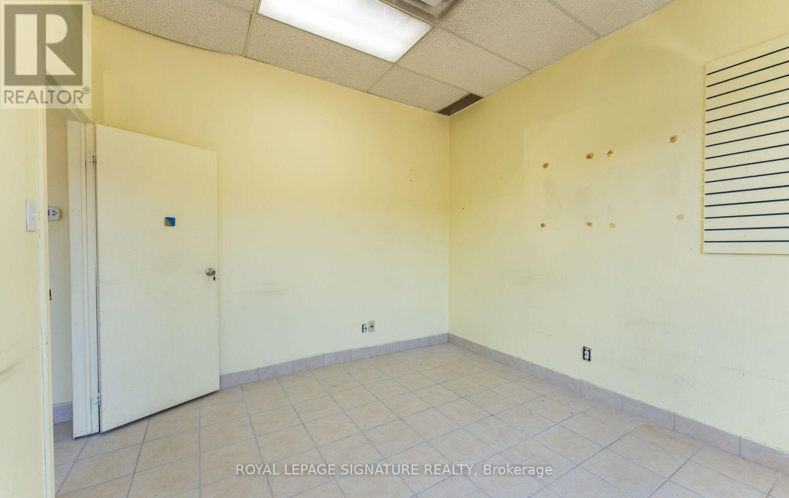 23 - 391 Edgeley Boulevard Property Photo 14