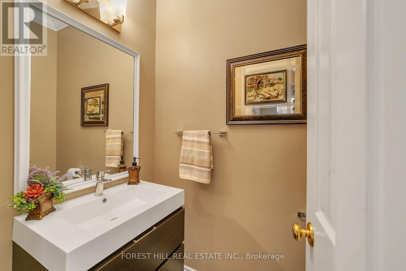 15 Theobalds Circle Property Photo 7