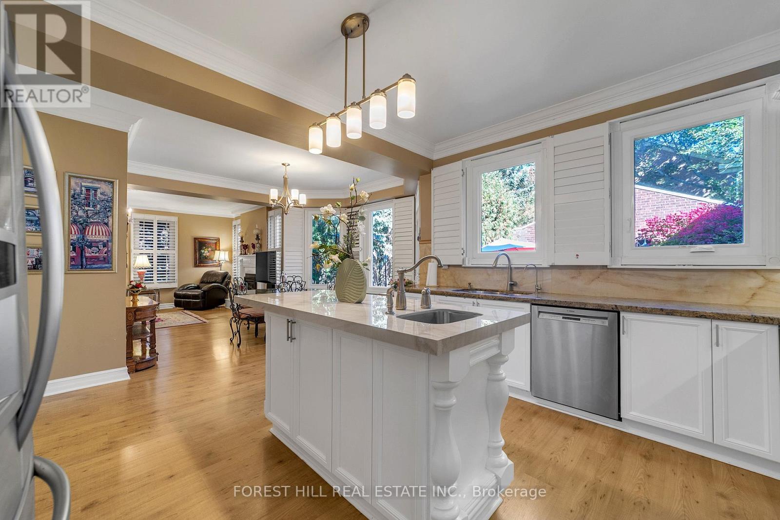 15 Theobalds Circle Property Photo 11
