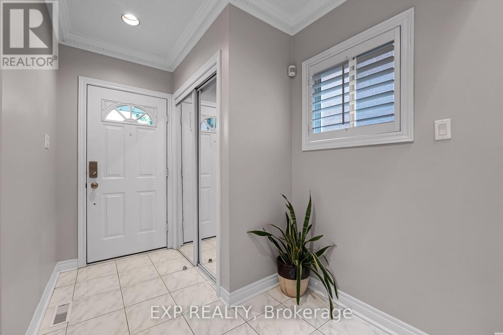 591 Plantation Gate Property Photo 6