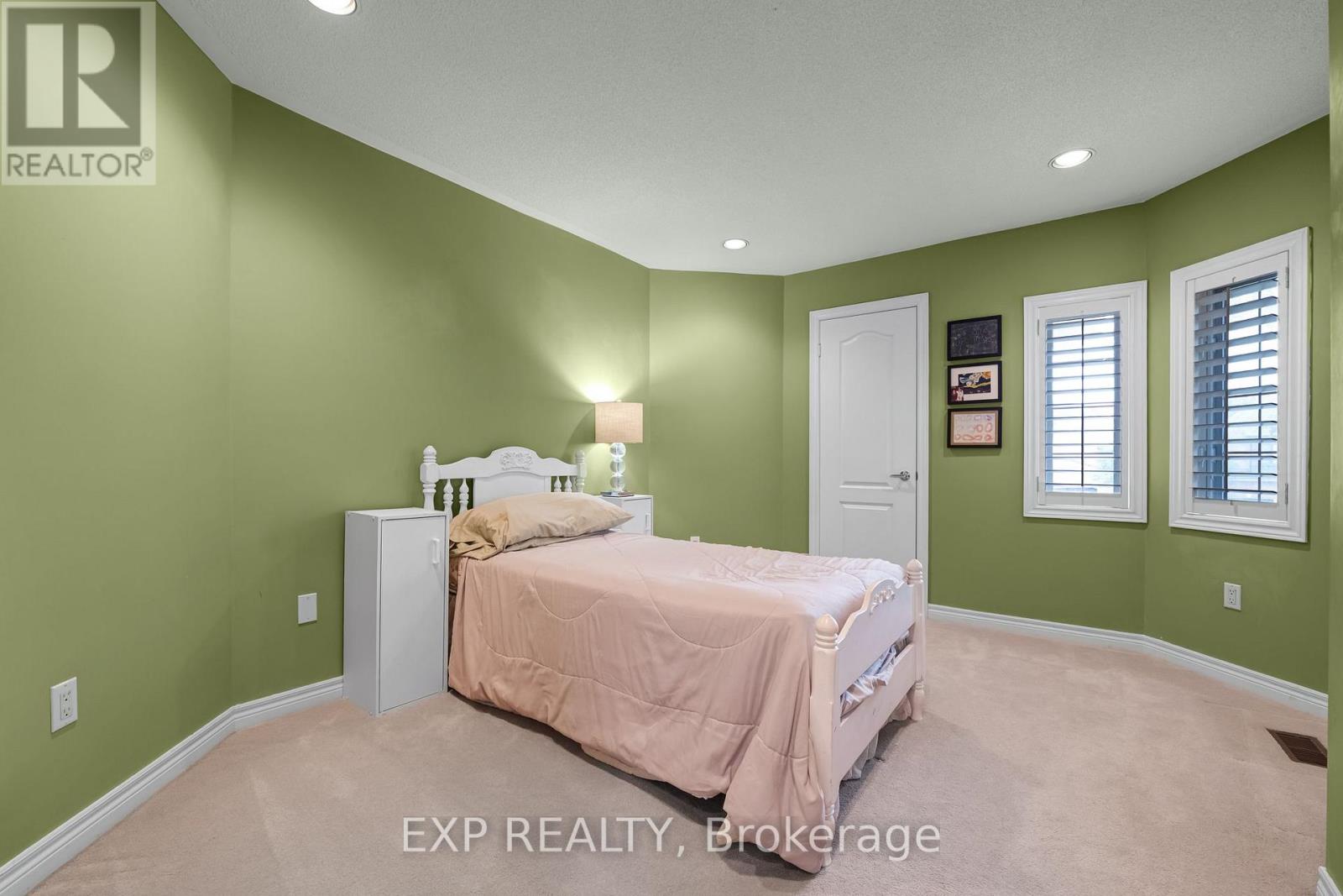 591 Plantation Gate Property Photo 34