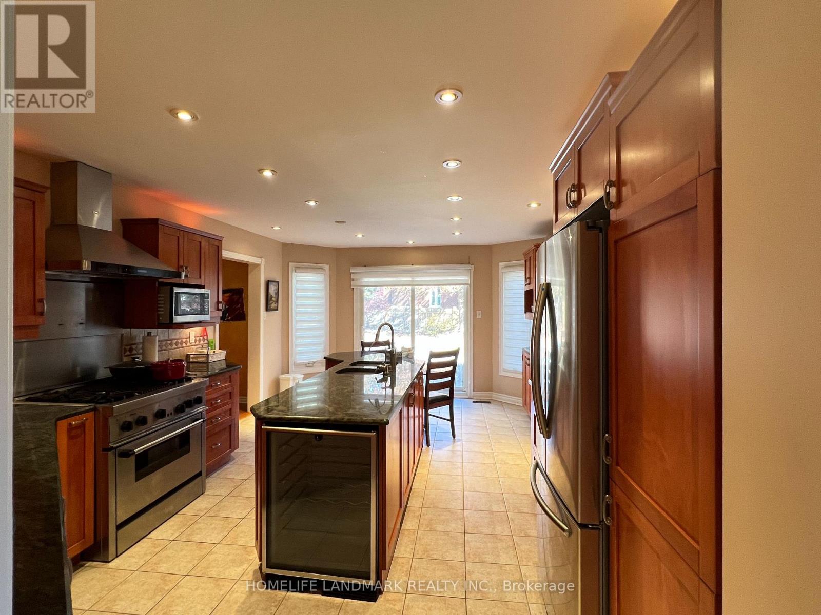 35 Montclair Road N Property Photo 3