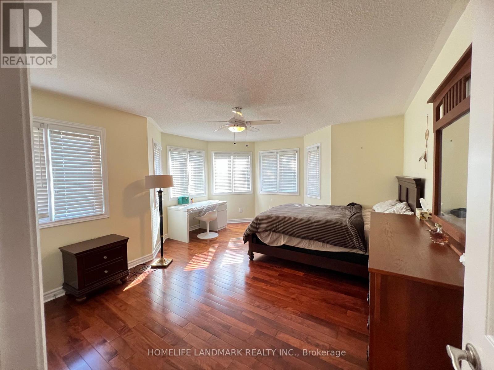 35 Montclair Road N Property Photo 9