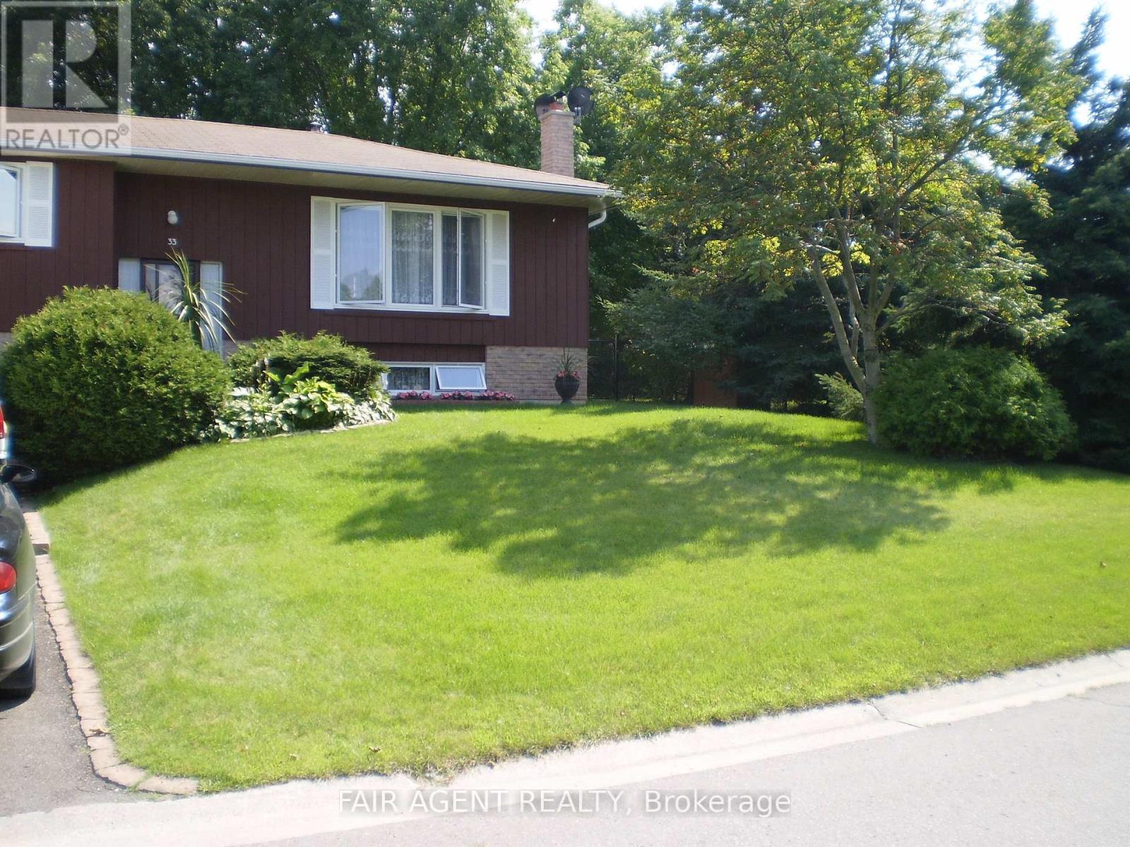33 Maynard Drive Property Photo 2