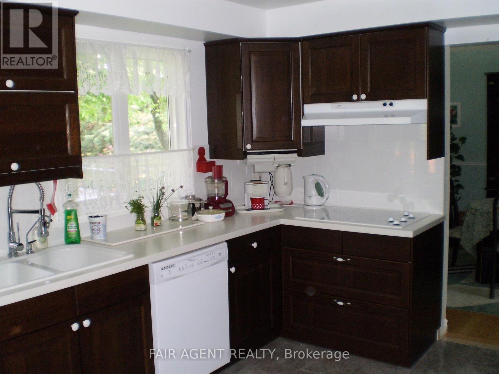 33 Maynard Drive Property Photo 11