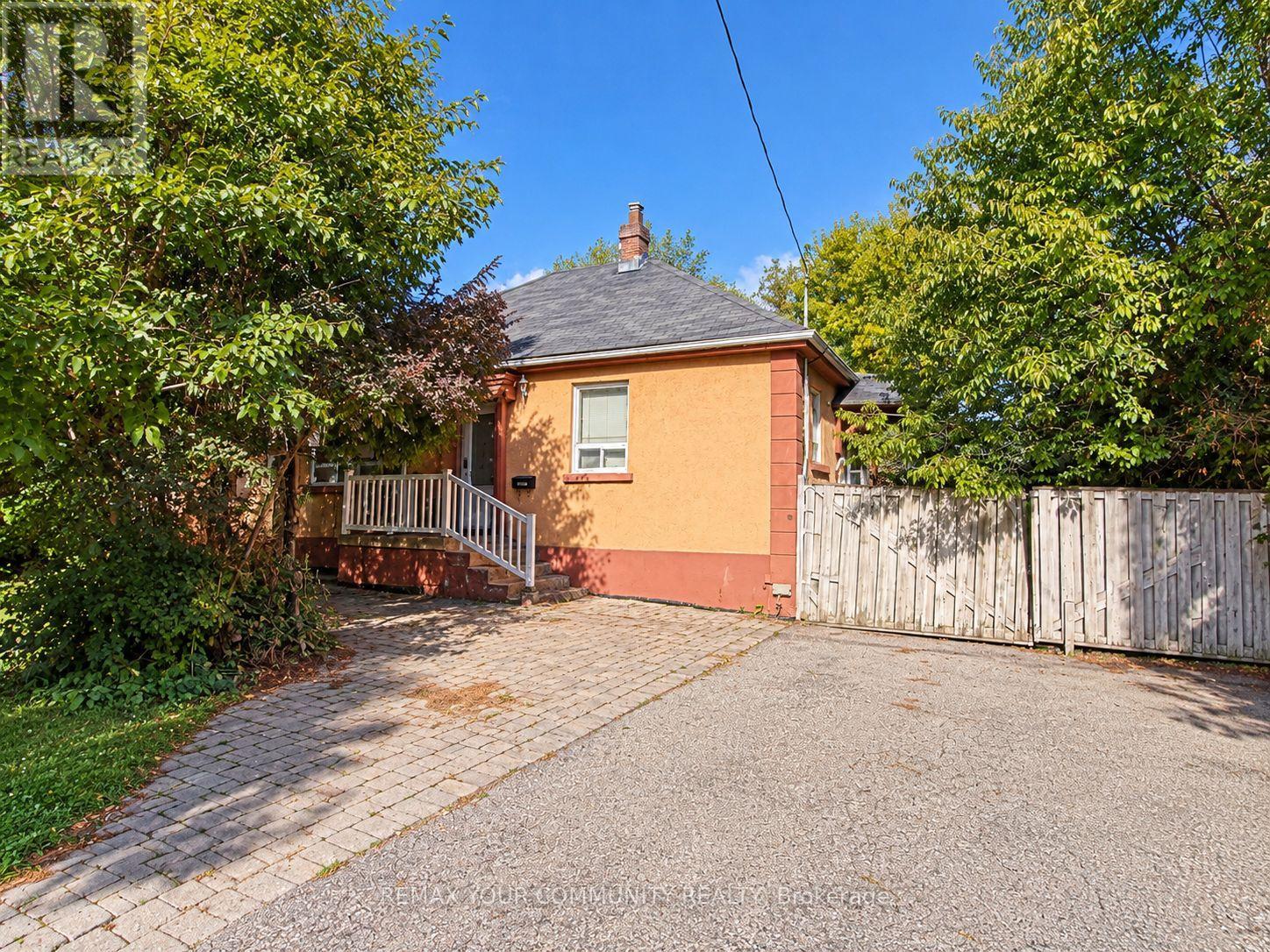 8 Hillside Avenue Property Photo 2