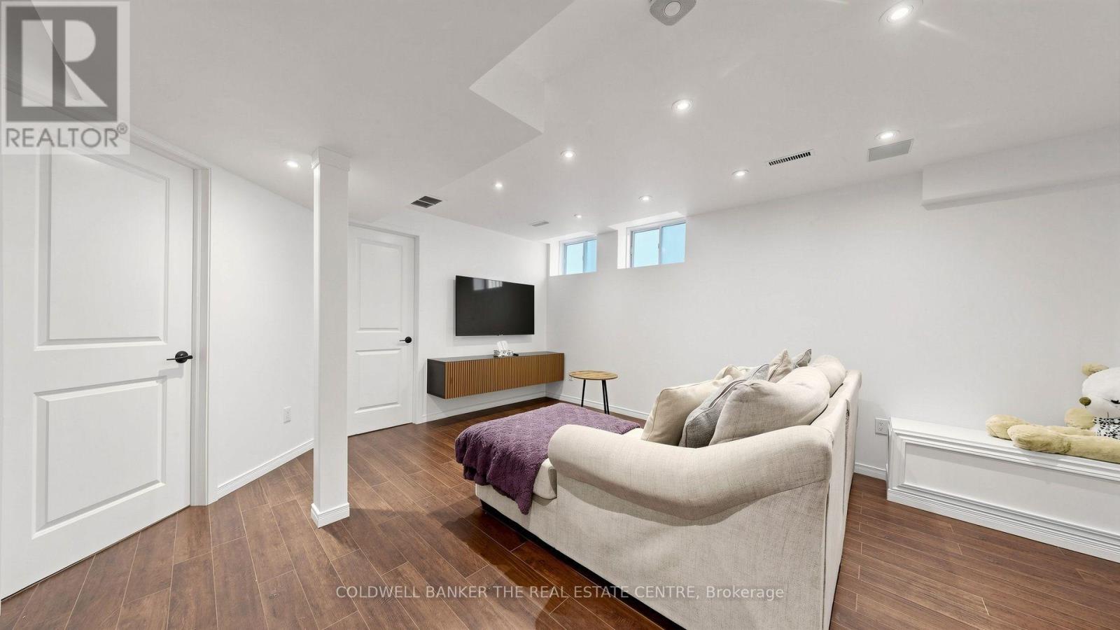 1847 Swan Street Property Photo 35