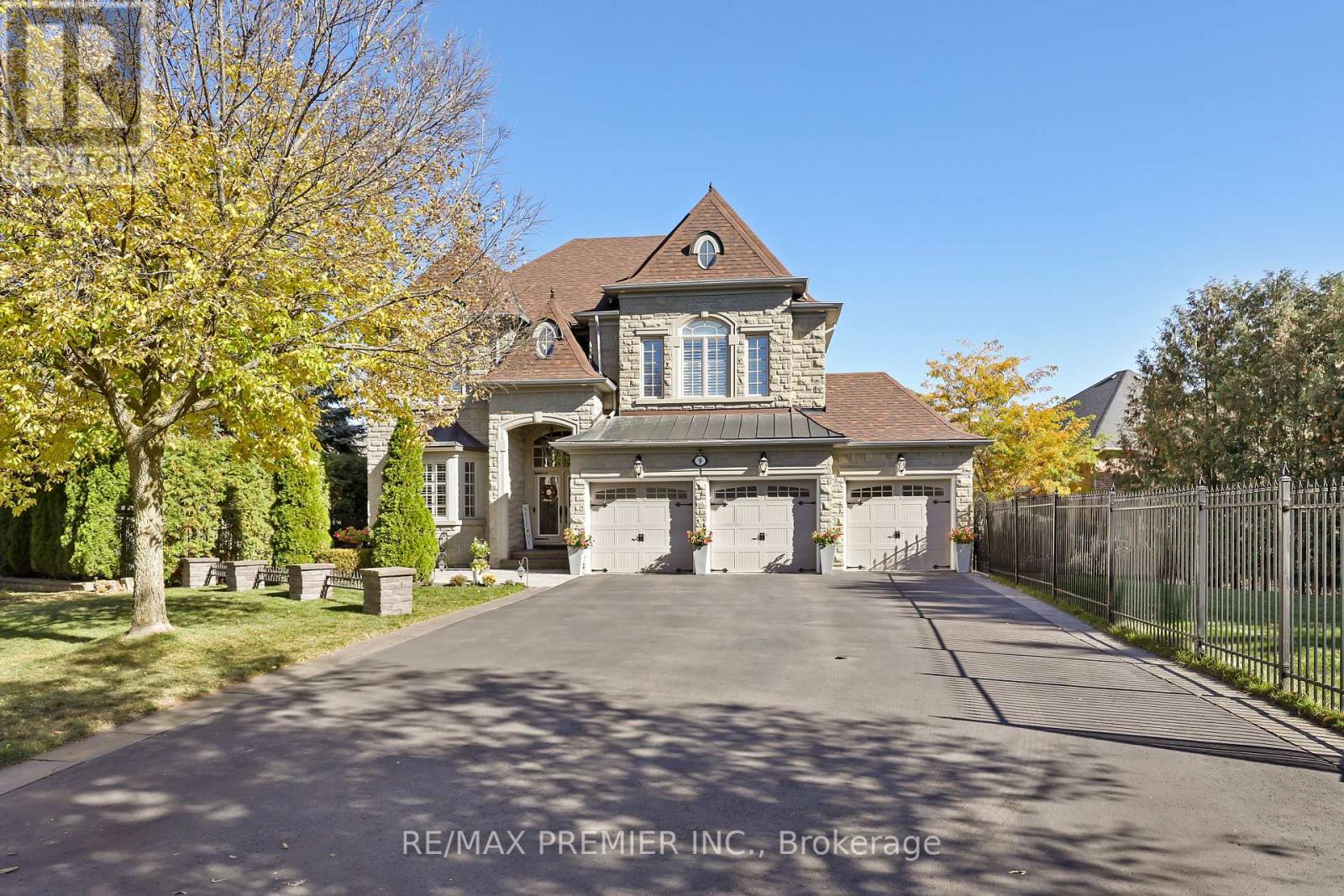 9 Migonette Street Property Photo 2