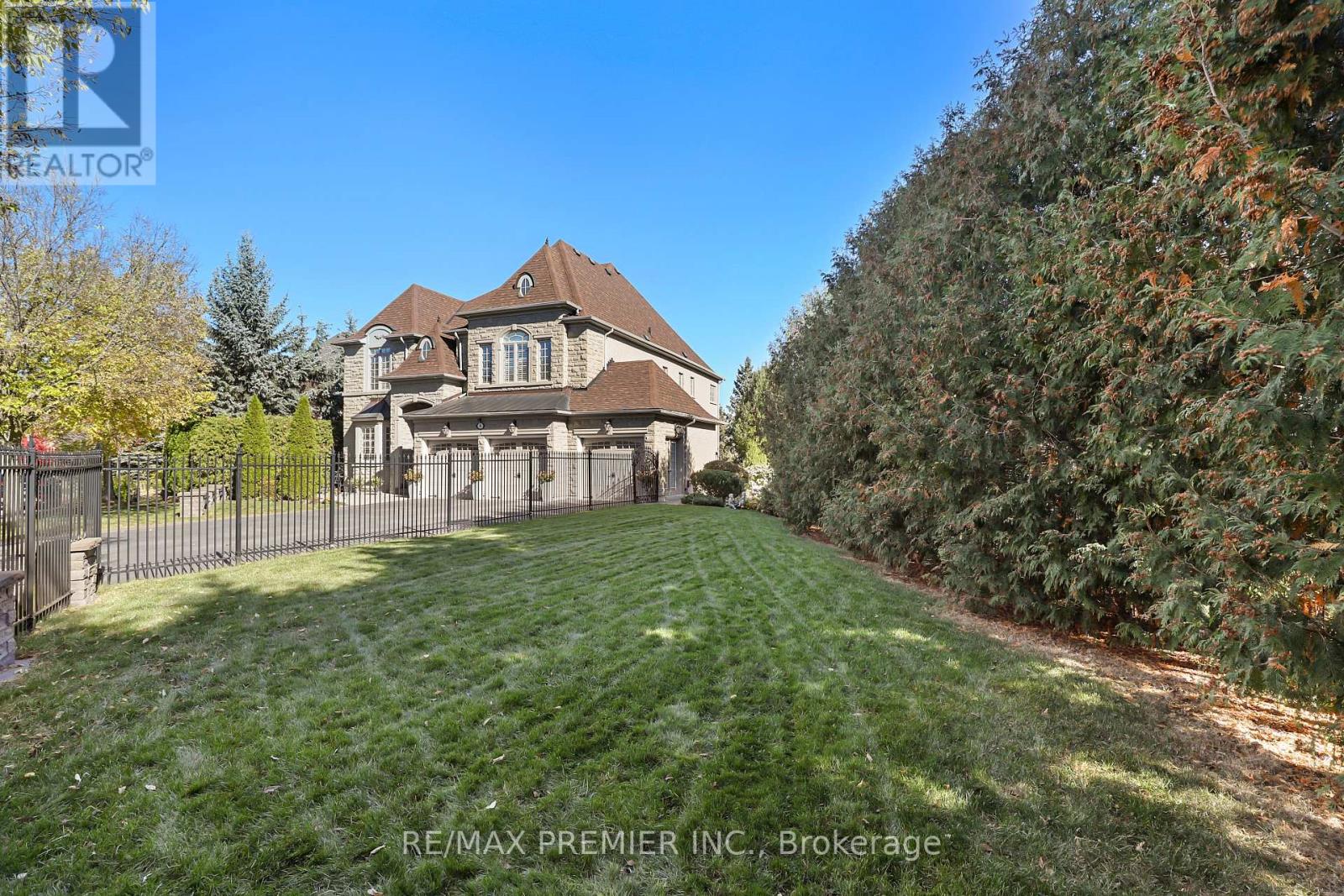 9 Migonette Street Property Photo 3