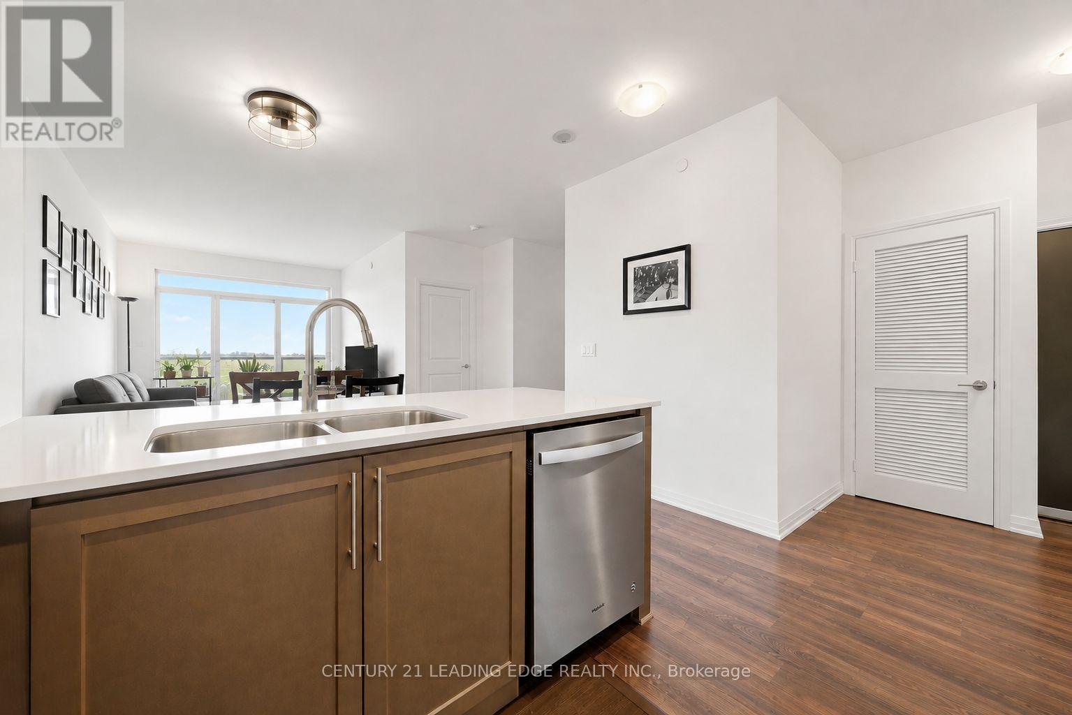 801 - 65 Oneida Crescent Property Photo 12