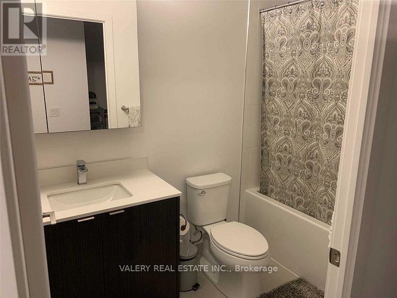 1030 - 100 Eagle Rock Way Property Photo 6