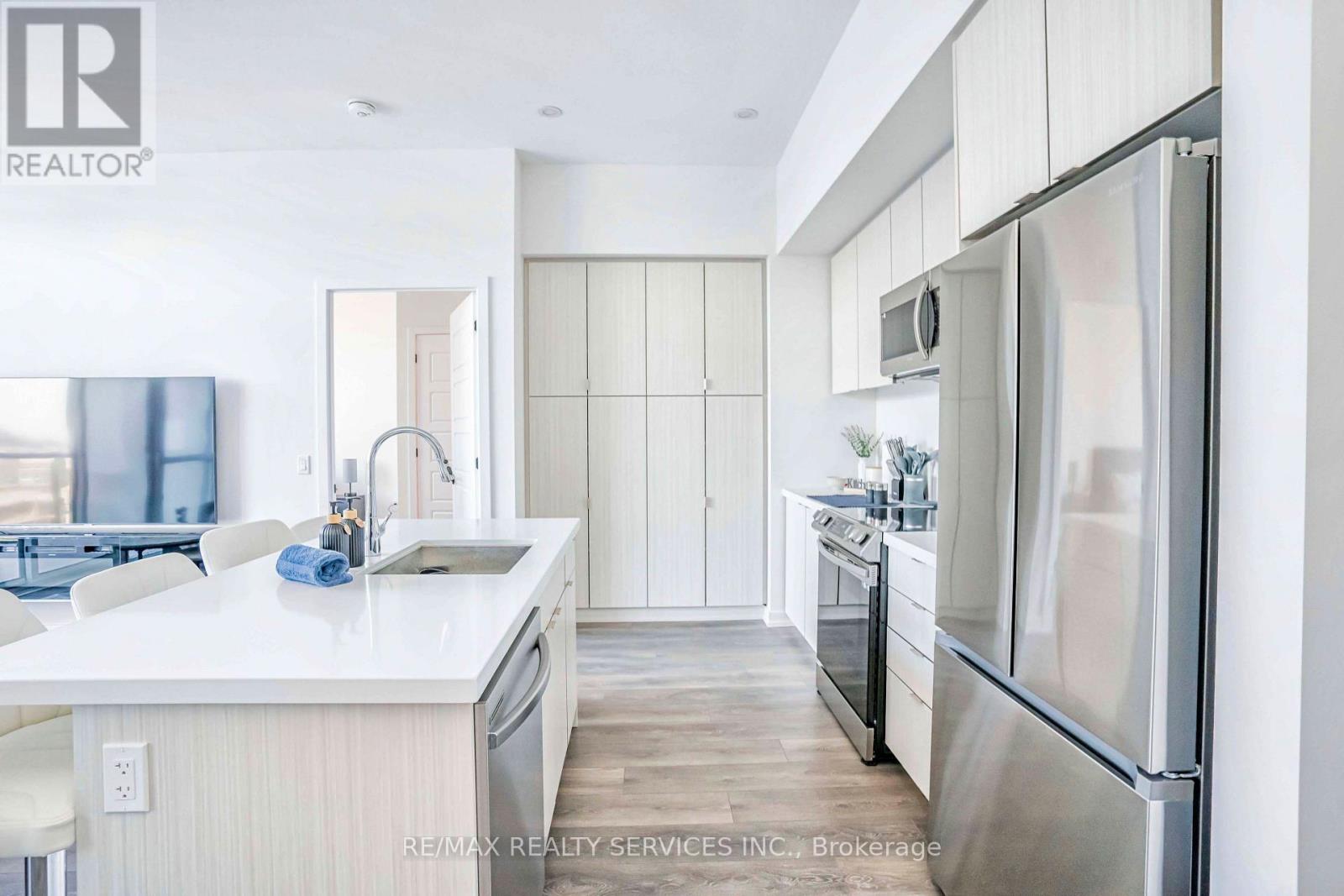 403 - 415 Sea Ray Avenue Property Photo 11