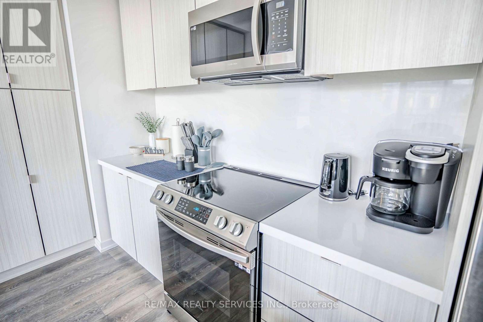 403 - 415 Sea Ray Avenue Property Photo 14