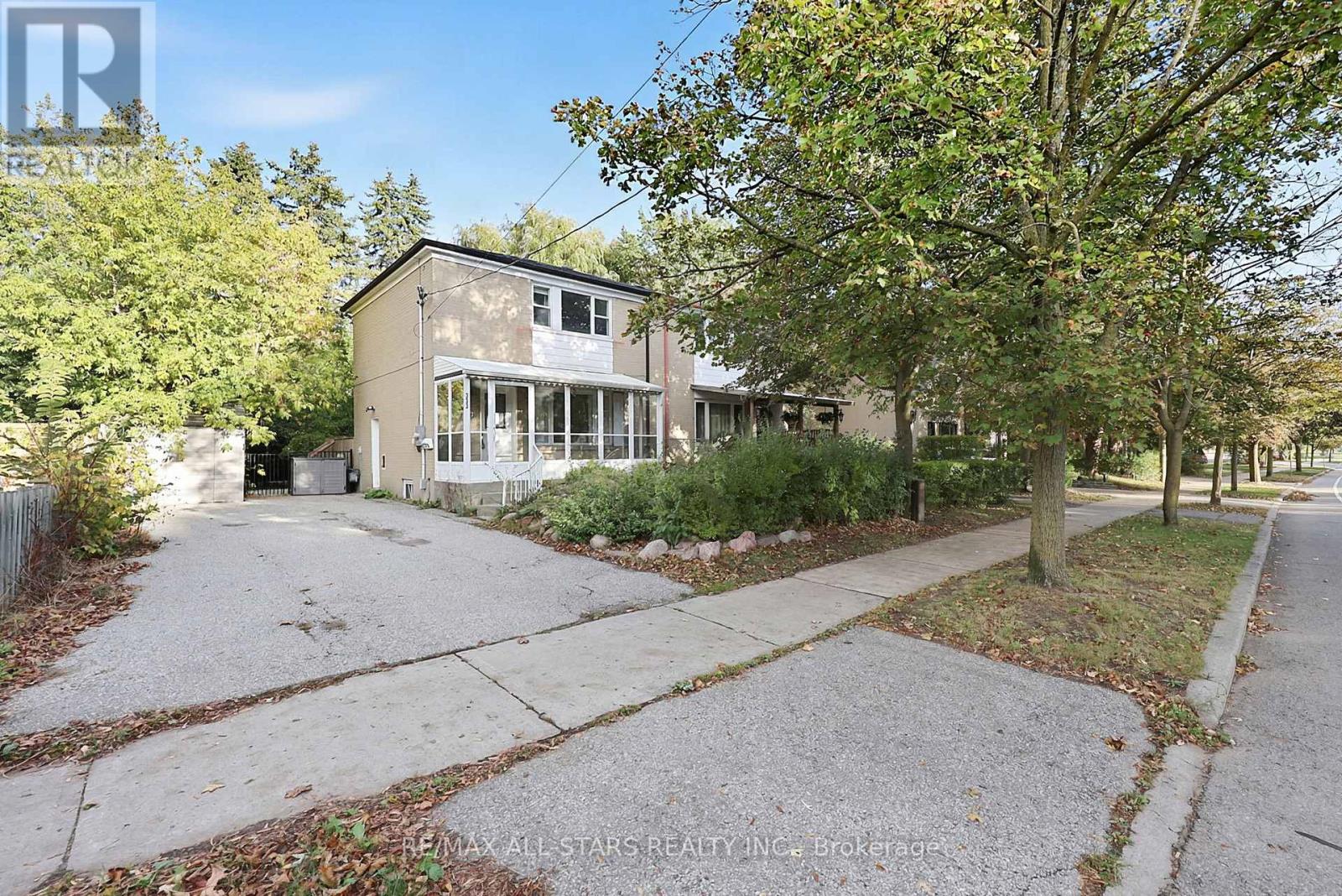 333 Neal Drive Property Photo 2