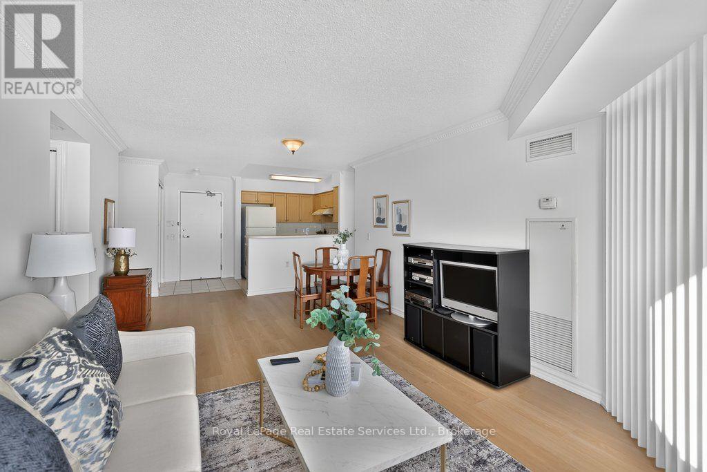 1002 - 9015 Leslie Street Property Photo 5