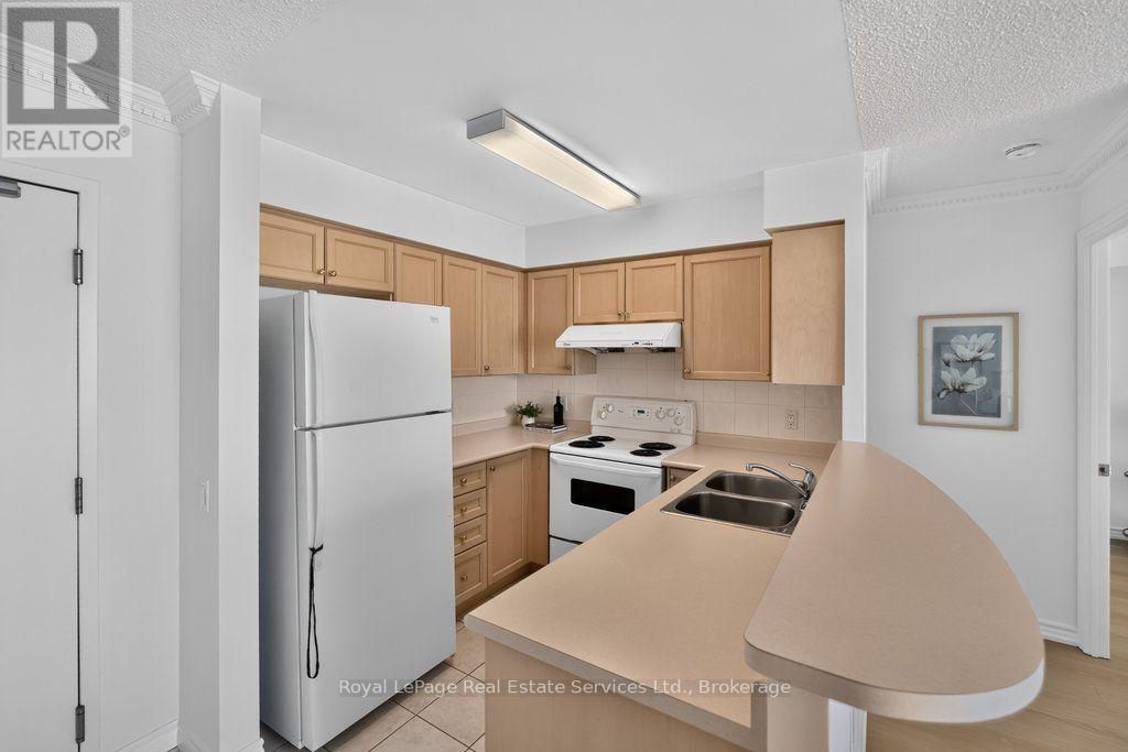 1002 - 9015 Leslie Street Property Photo 7