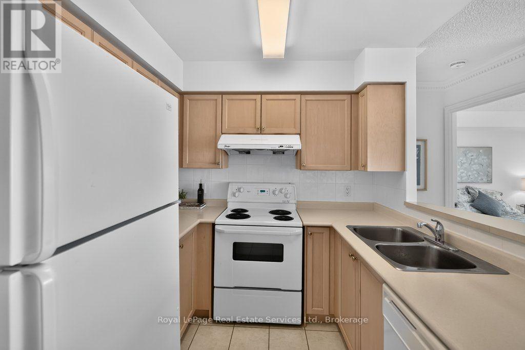 1002 - 9015 Leslie Street Property Photo 8