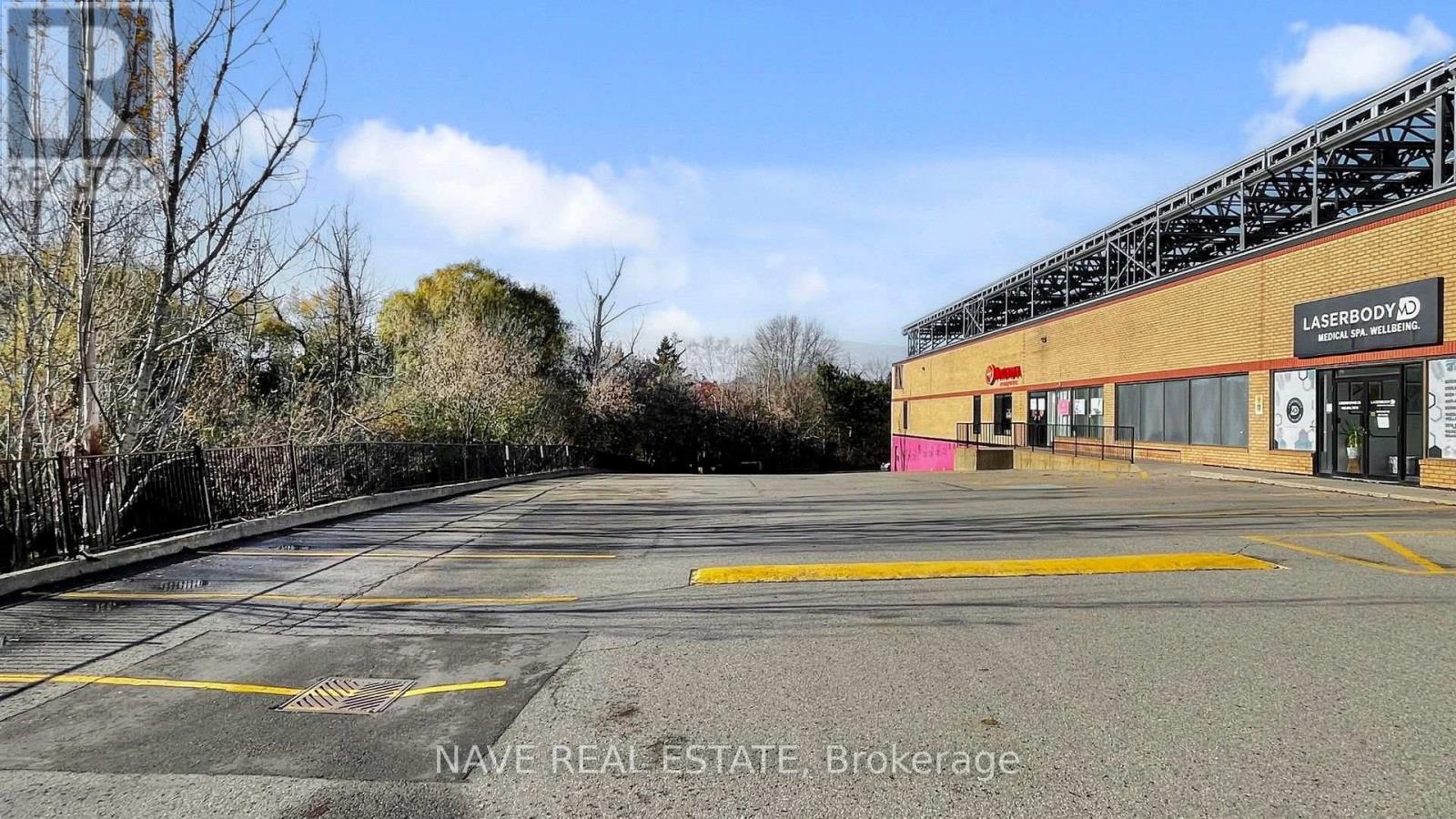 16 - 11160 Yonge Street Property Photo 6