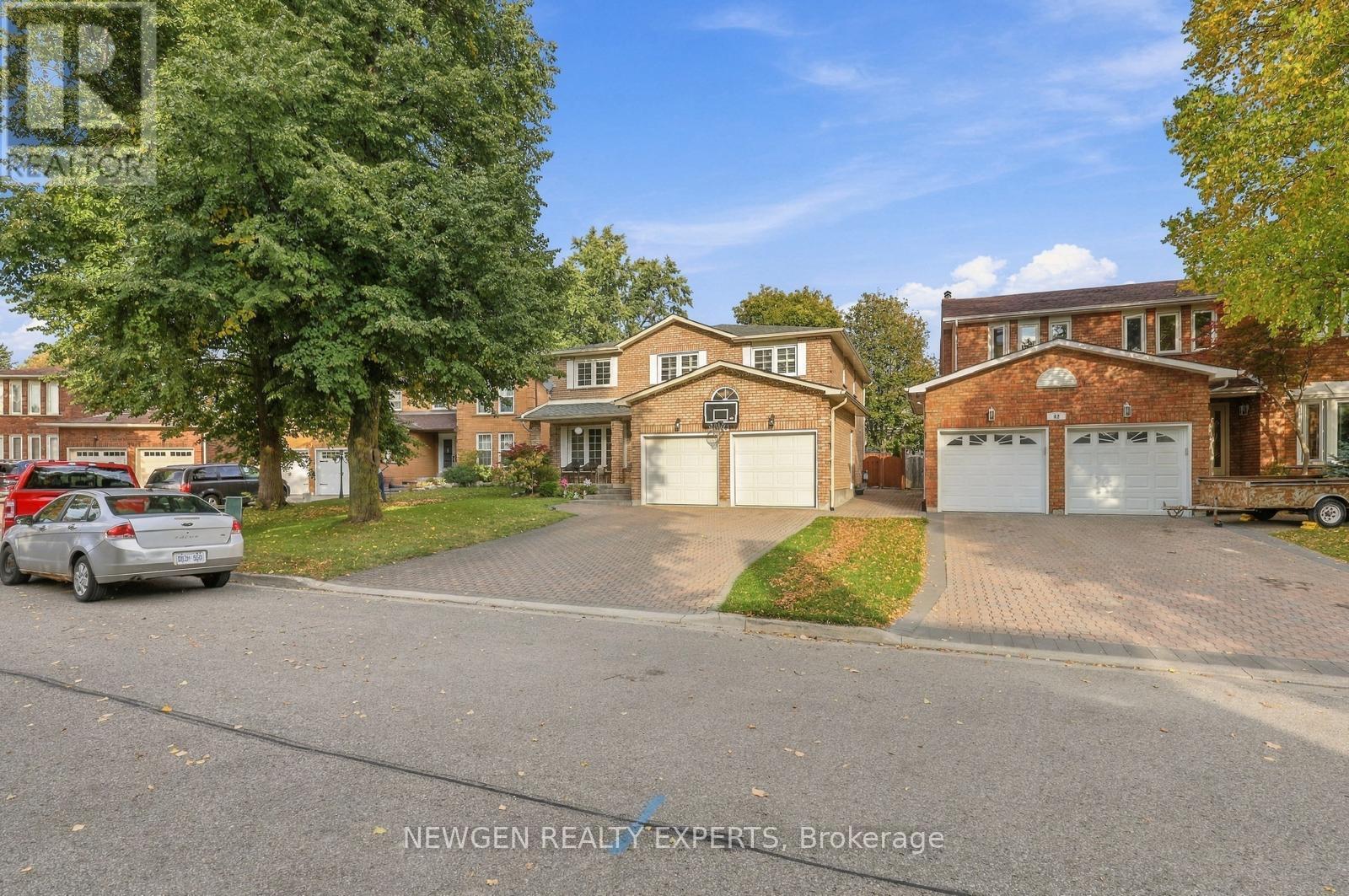 40 Foundry Crescent E Property Photo 1