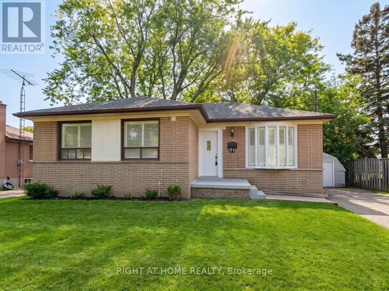 71 Rockport Crescent Property Photo 1