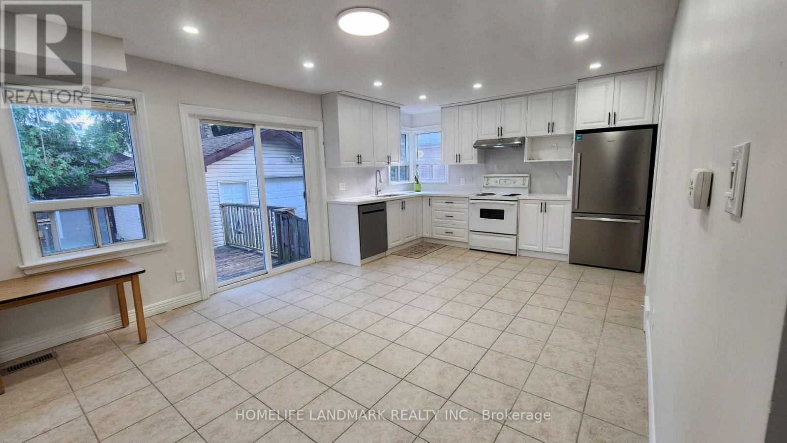 42 Cartier Crescent Property Photo 6