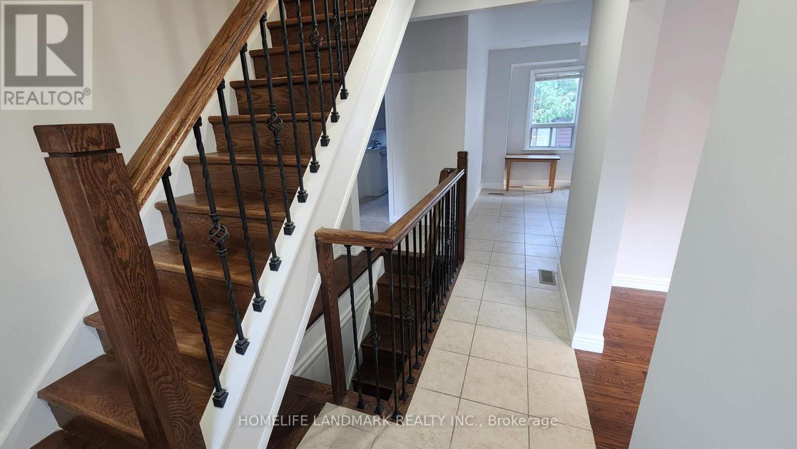 42 Cartier Crescent Property Photo 7