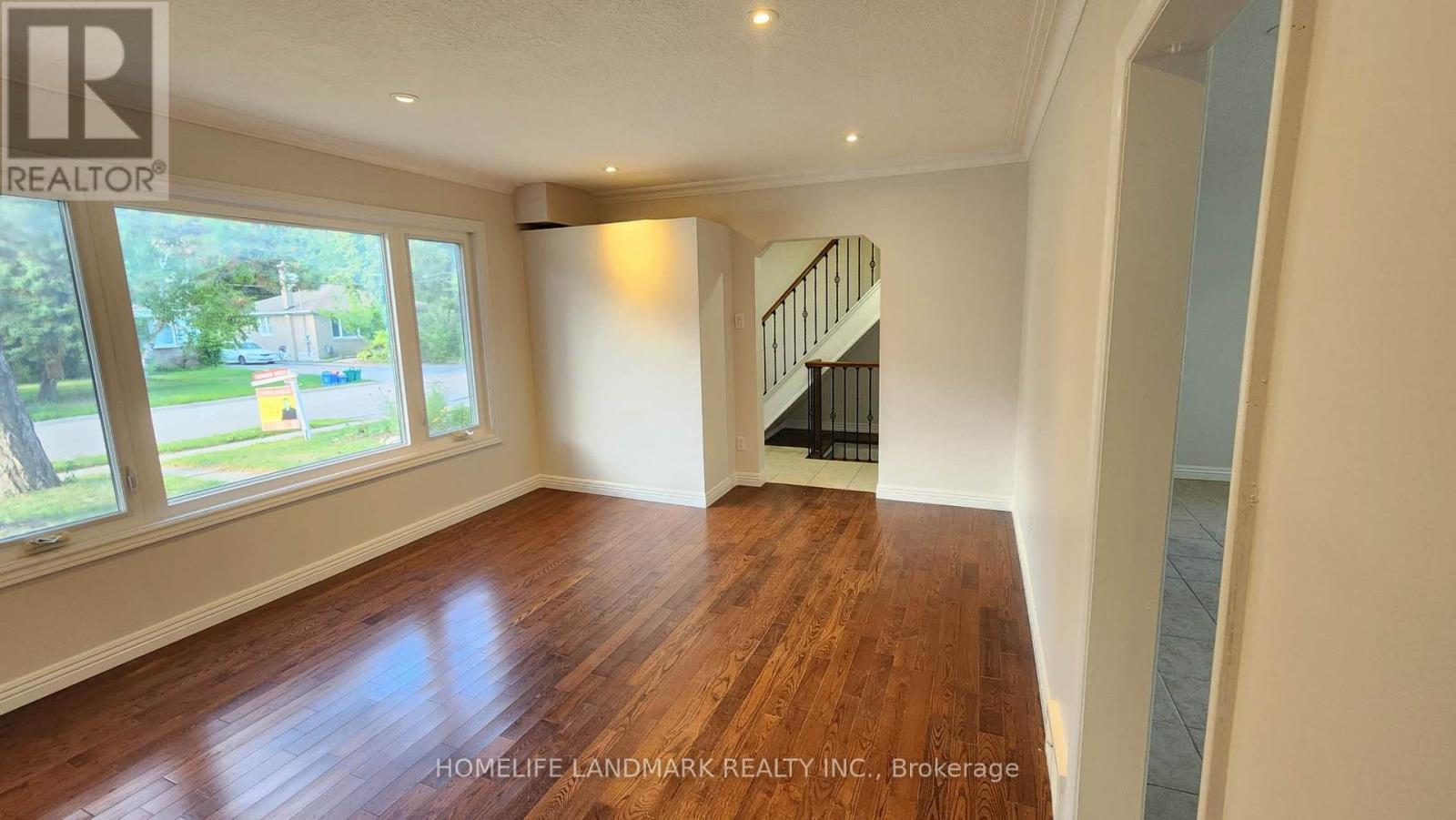 42 Cartier Crescent Property Photo 9