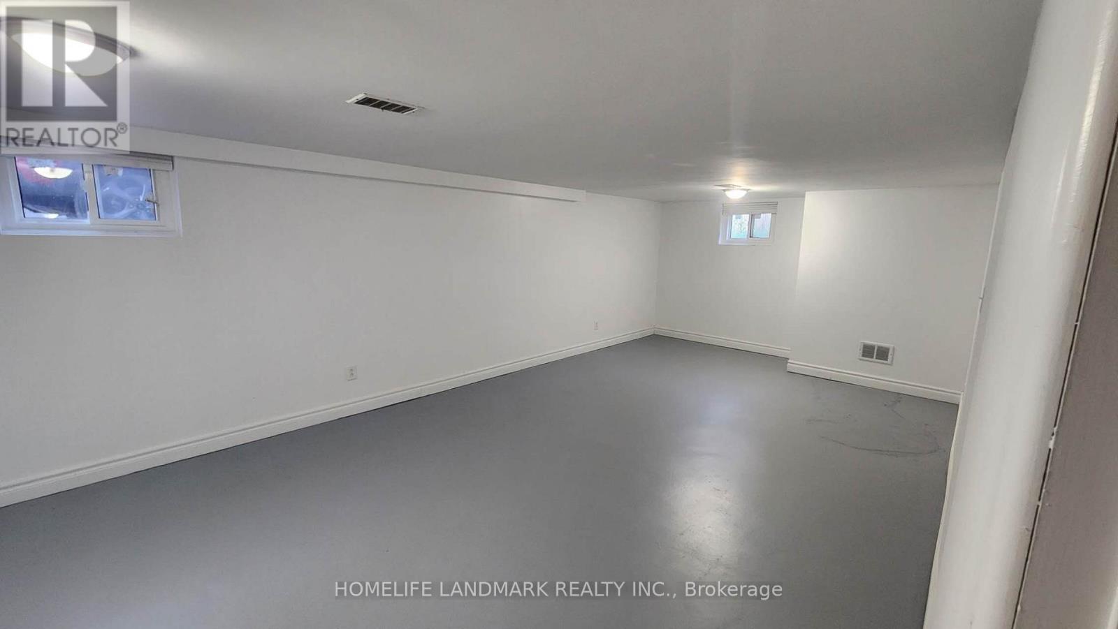 42 Cartier Crescent Property Photo 25