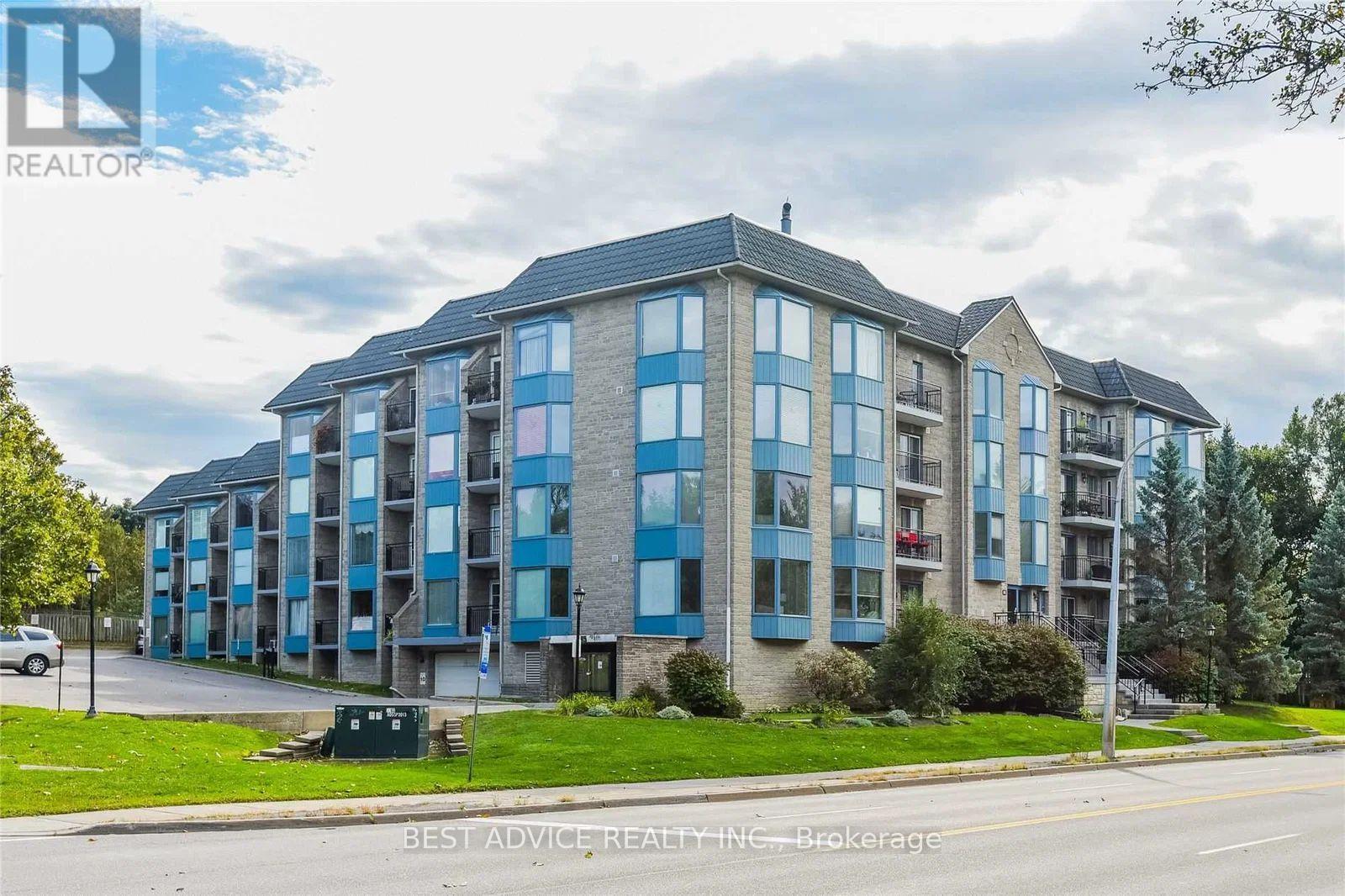 104 - 85 Wellington Street W Property Photo 1