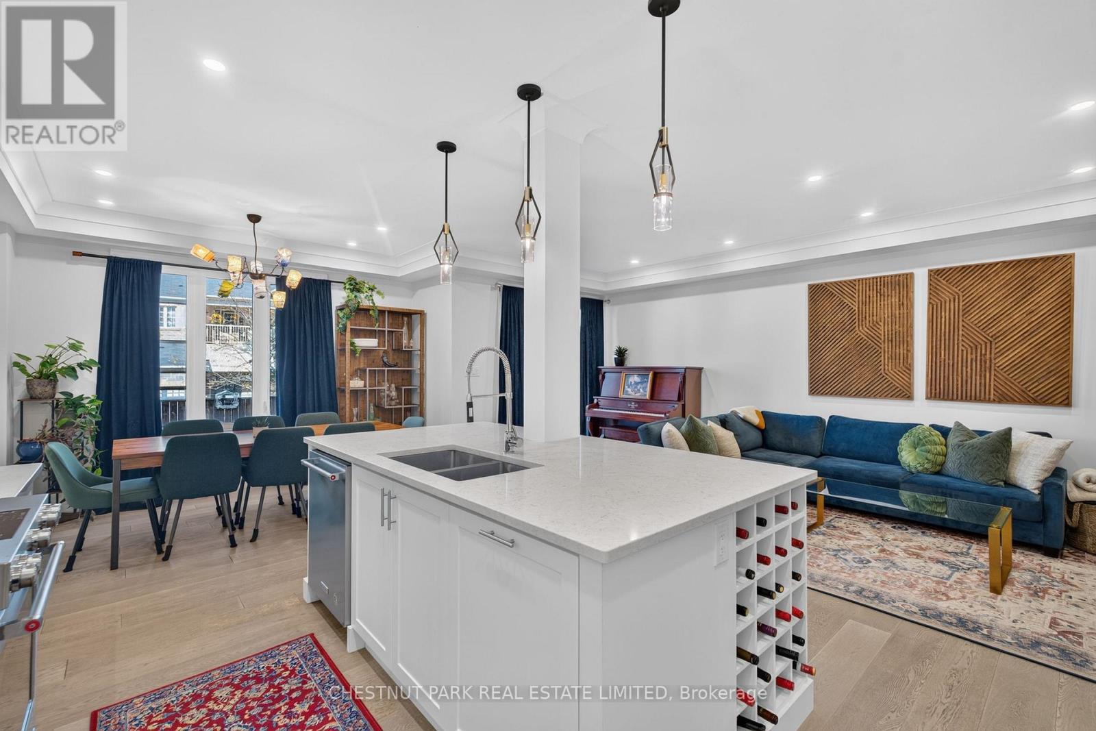 40 Lowther Avenue Property Photo 14