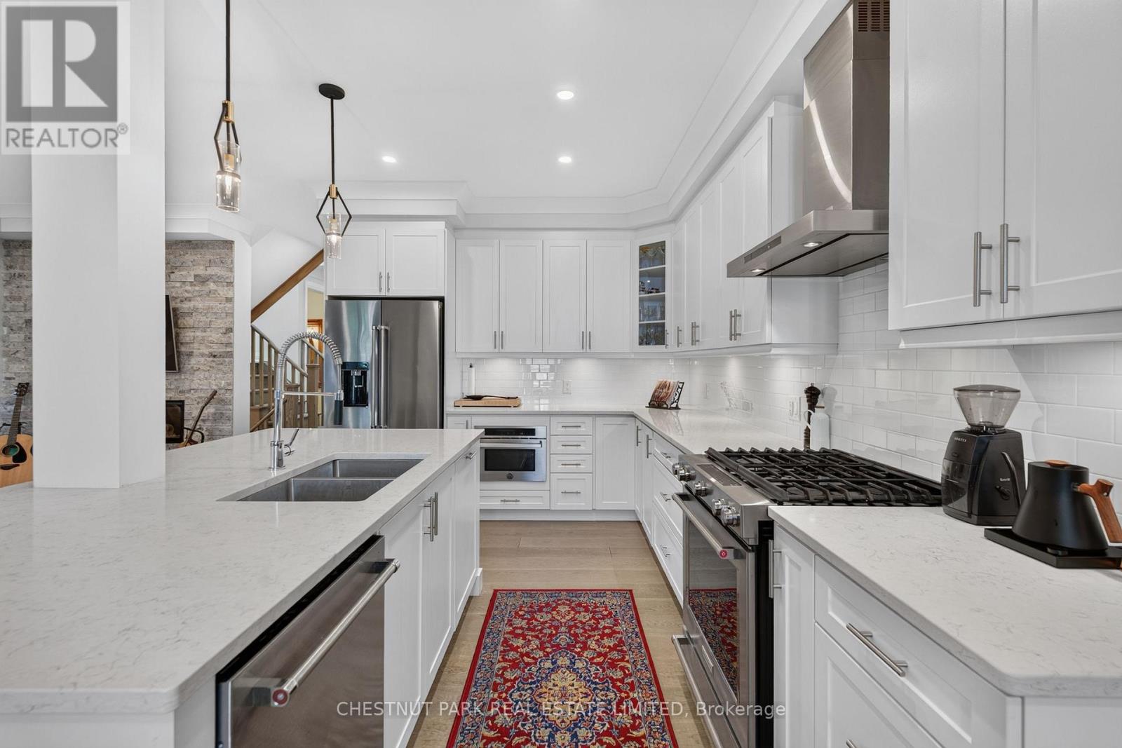 40 Lowther Avenue Property Photo 15