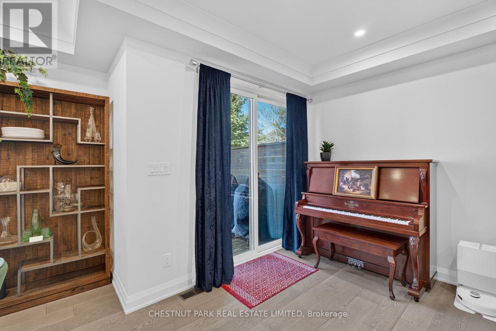 40 Lowther Avenue Property Photo 18