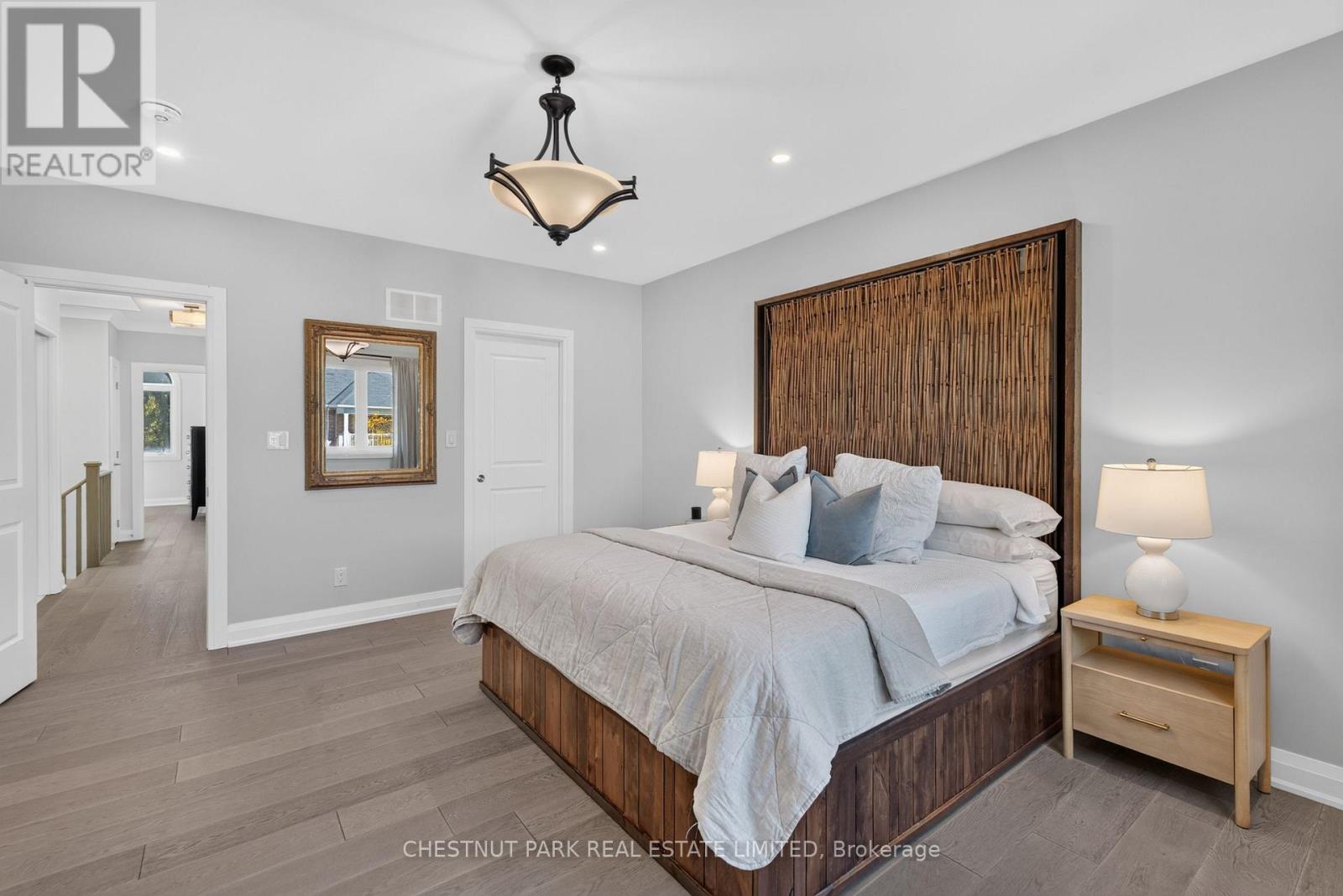 40 Lowther Avenue Property Photo 23