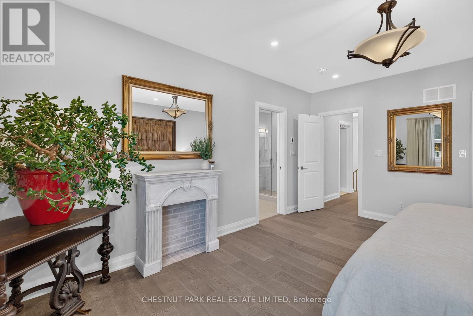 40 Lowther Avenue Property Photo 24