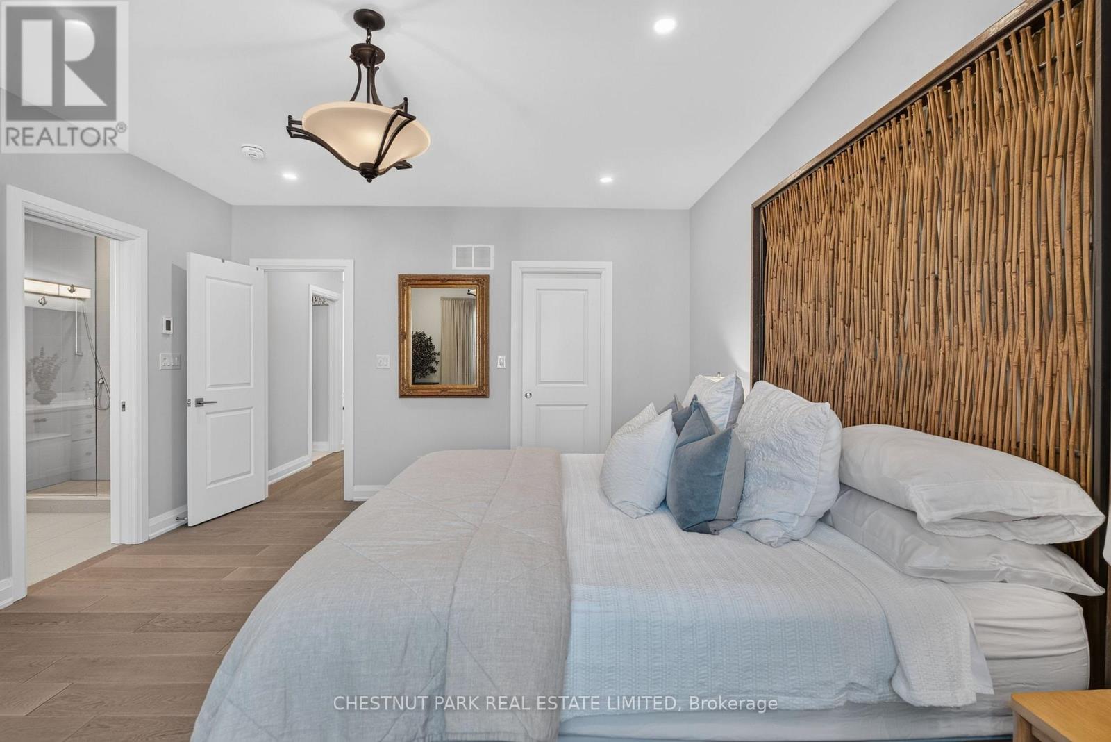 40 Lowther Avenue Property Photo 25