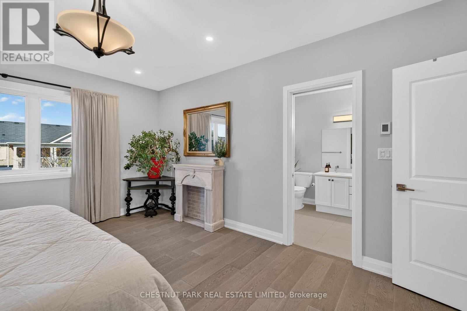 40 Lowther Avenue Property Photo 27
