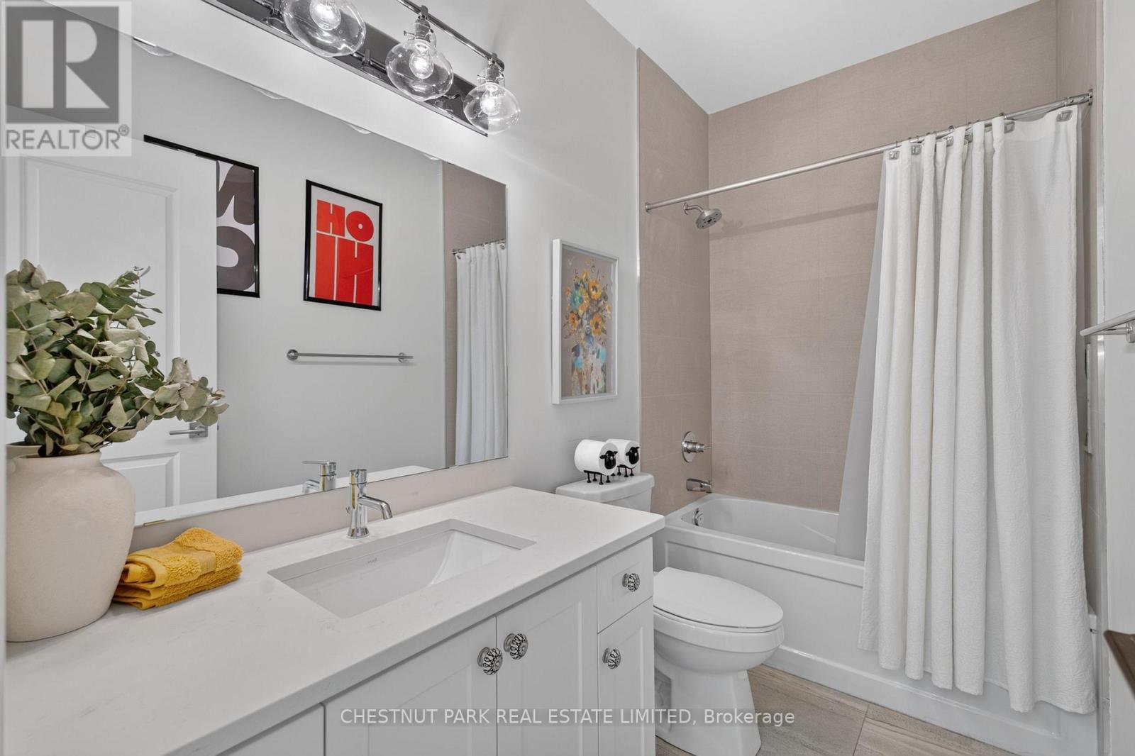 40 Lowther Avenue Property Photo 34