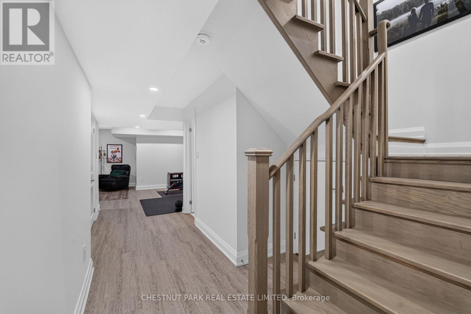 40 Lowther Avenue Property Photo 36