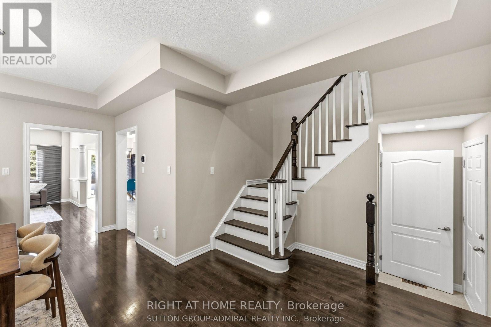 8 Napanee Street Property Photo 5
